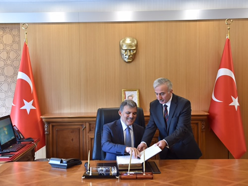 11. Cumhurbaşkanı Gül'den Kayseri Valisi Süleyman Kamçı'ya Hayırlı Olsun Ziyareti